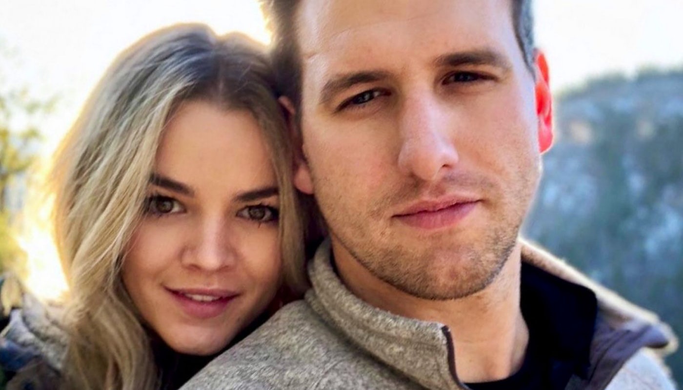 'The Bachelor' alum Nikki Ferrell and husband Tyler VanLoo appear to ...