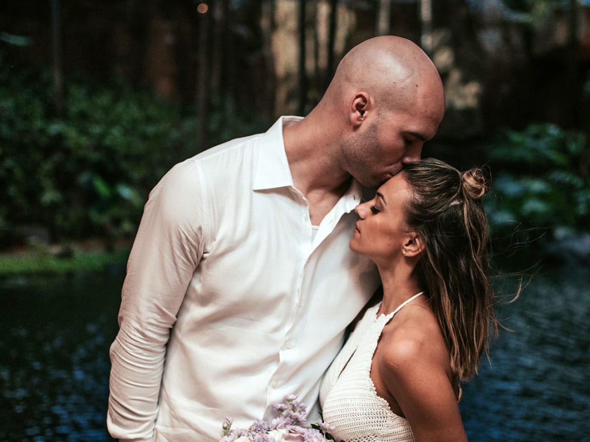 Jana Kramer Renews Wedding Vows With Formerly Estranged Husband Mike Caussin