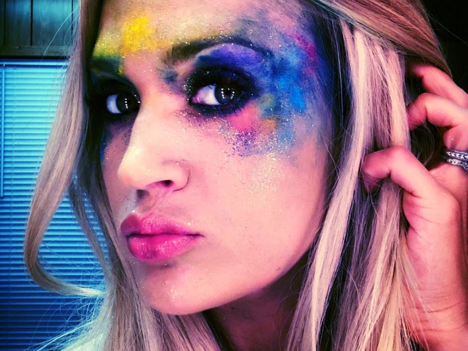 Carrie Underwood shows off her facial scar in new Instagram photo