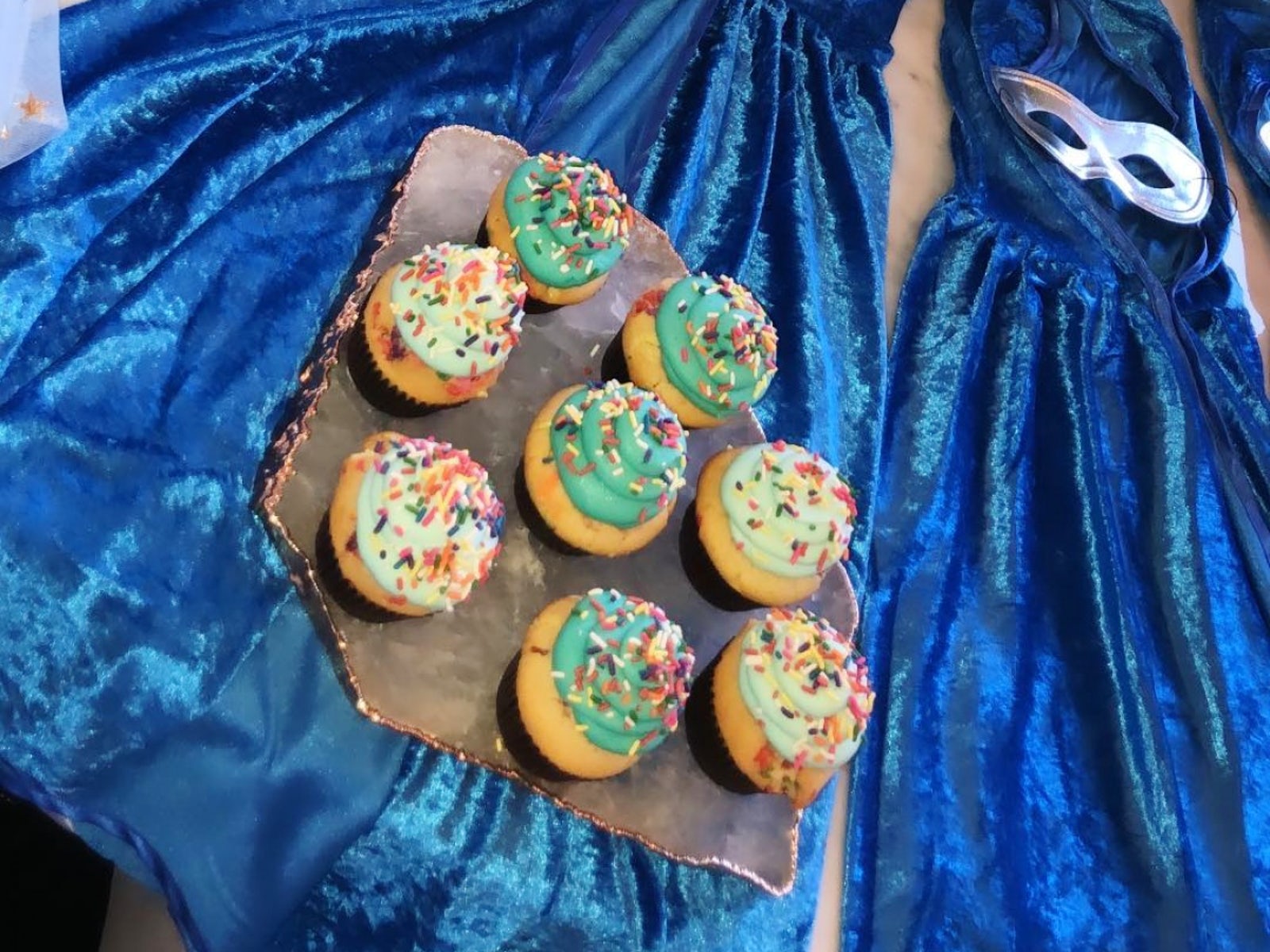 Khloe Kardashian throws cupcake party for her daughter True and her