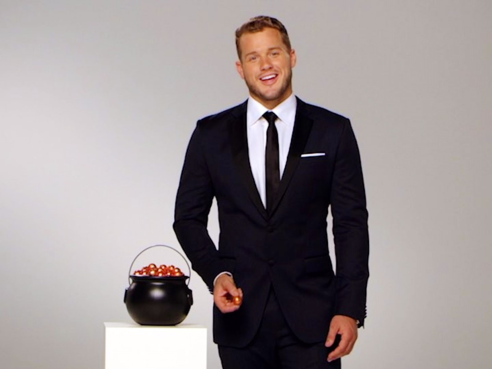 Colton Underwood introduces himself in first 'The Bachelor' Season 23