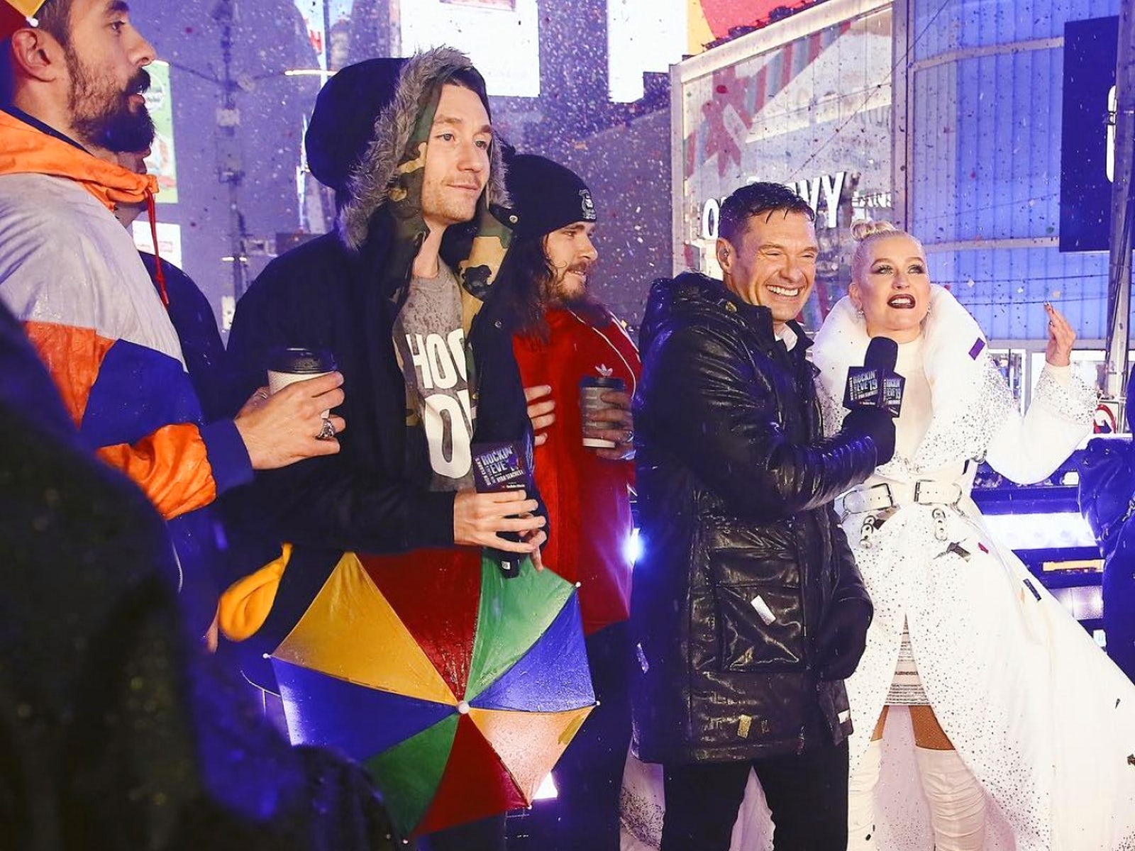 Christina Aguilera, Dan + Shay and New Kids on the Block brave rain for ...