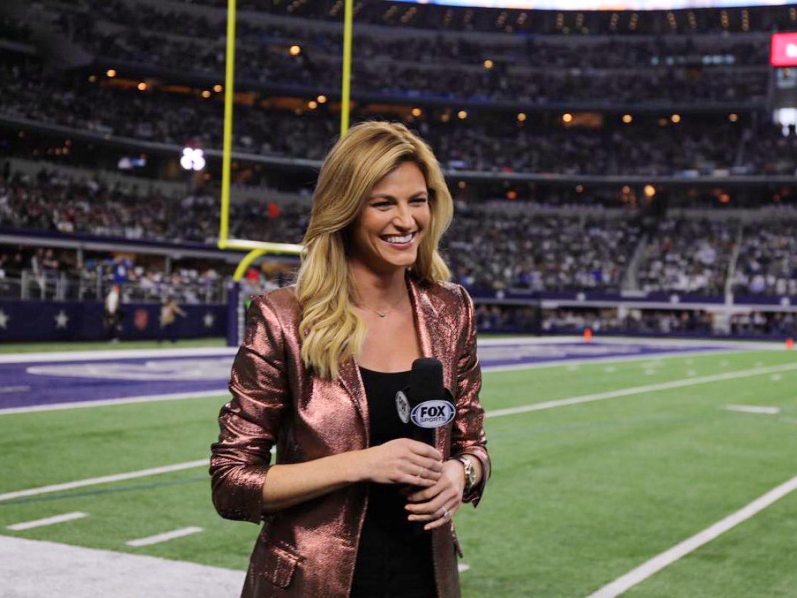 Sports Reporter Erin Andrews Reveals Secret Cancer Battle 