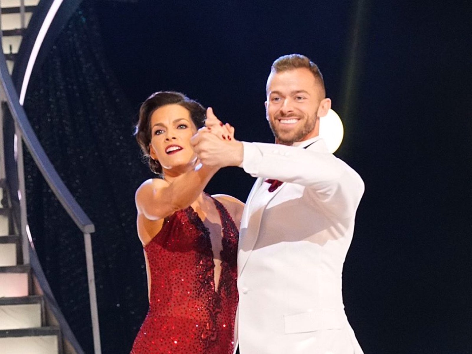 'Dancing with the Stars' ousts 'The Bachelor' star Nick Viall and