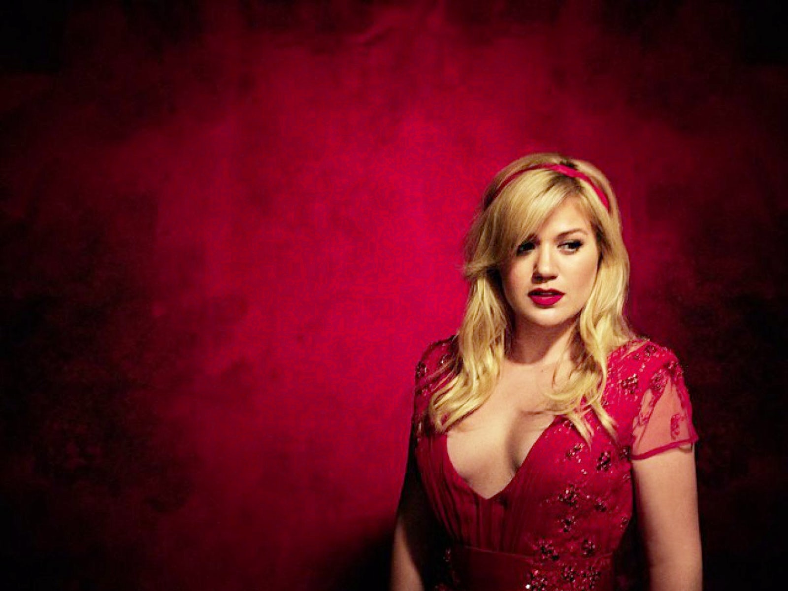 Kelly Clarkson explains why she signed on to coach 'The Voice' over