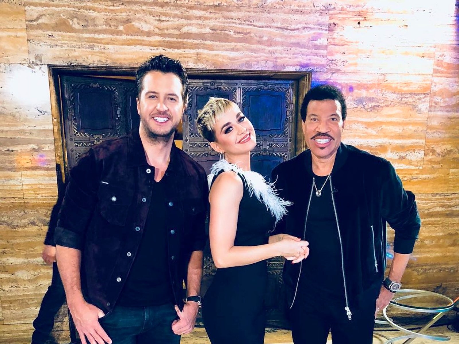 American Idol Judge Luke Bryan Defends Katy Perrys Ben Glaze Kiss Its Unfortunate That 9501