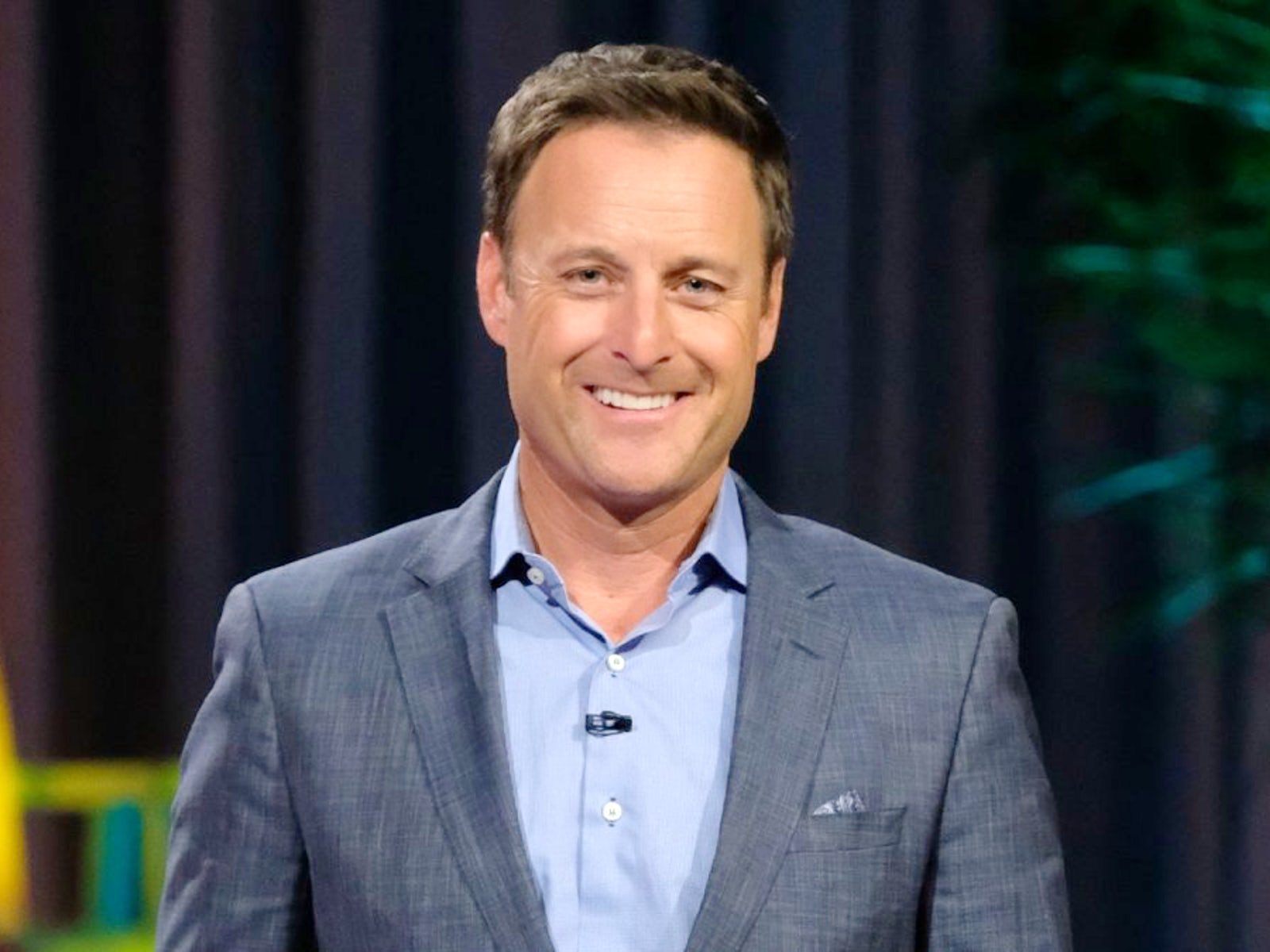 'The Bachelor' host Chris Harrison now officiating weddings for fans in ...