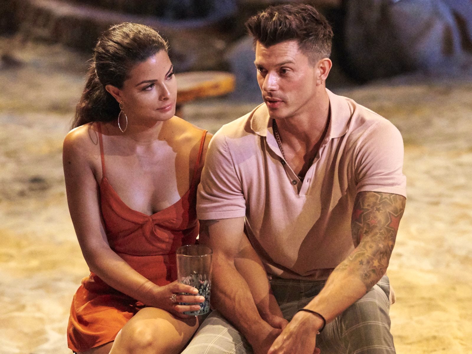 'Bachelor in Paradise' rivals Demi and Mari appear to have buried the hatchet after explosive cake fight - Vimarsana News
