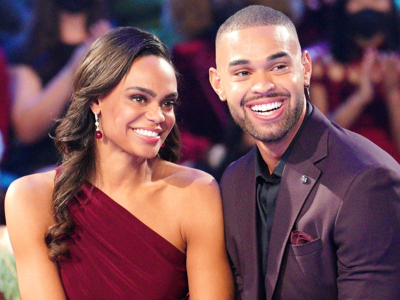 'The Bachelorette' couple Michelle Young and Nayte Olukoya dismiss Nayte criticism as just "annoying noise" and "fluff" - Vimarsana News