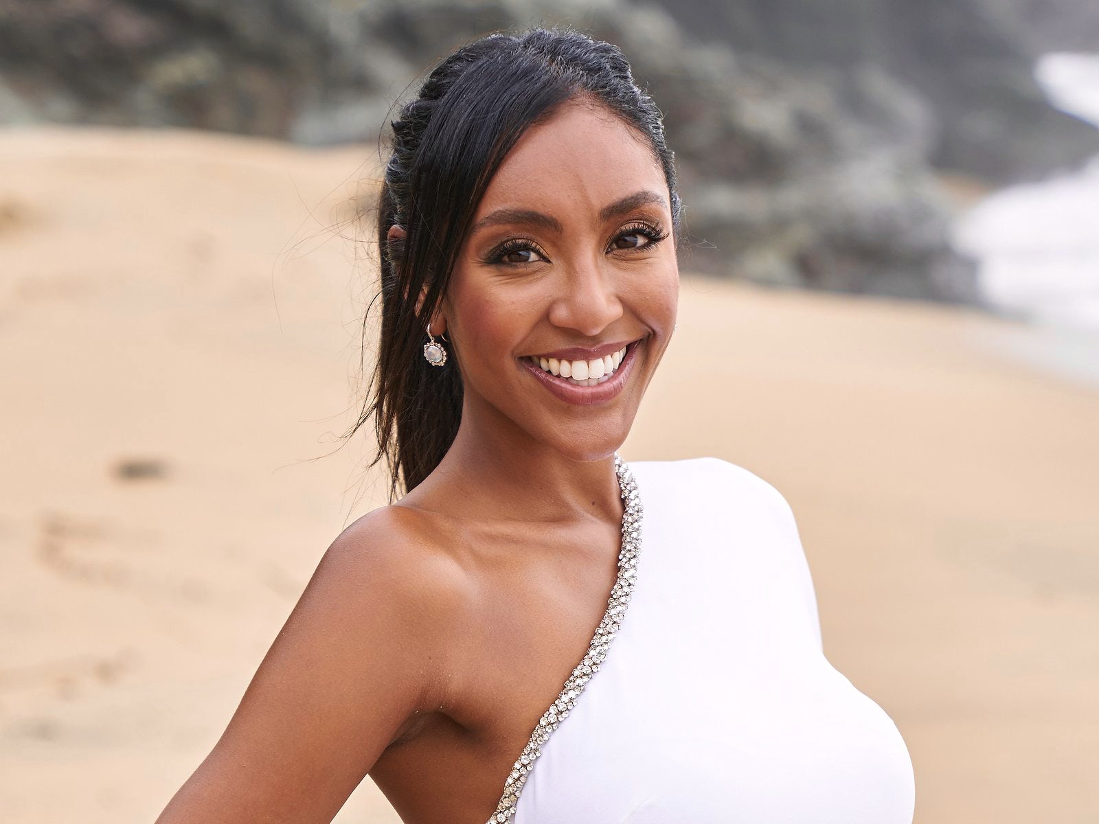 'The Bachelor' alum Tayshia Adams exits 'Bachelor' podcasts, Tia Booth stepping in - Vimarsana News