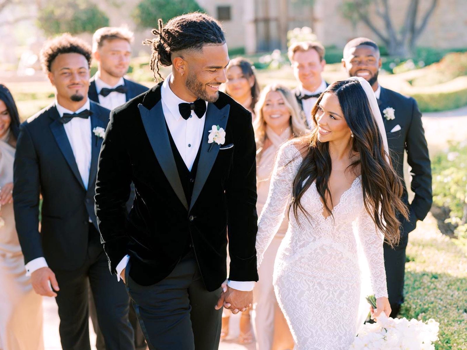 'The Bachelor' alum Sydney Hightower marries NFL player Fred Warner in California wedding - Vimarsana News
