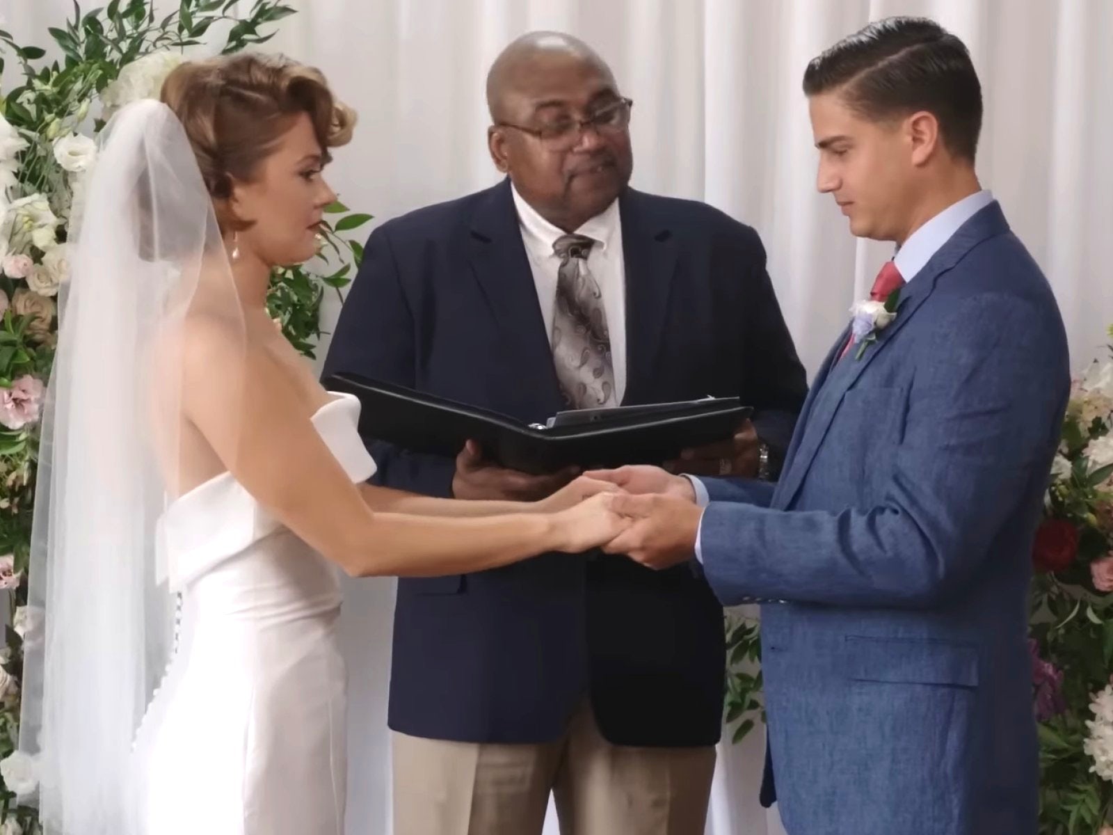 '90 Day Fiance' recap: Kara and Guillermo marry, Mohamed proposes to Yve, Emily refuses to compromise, and Shaeeda and Bilal agree on a prenup! - Vimarsana News