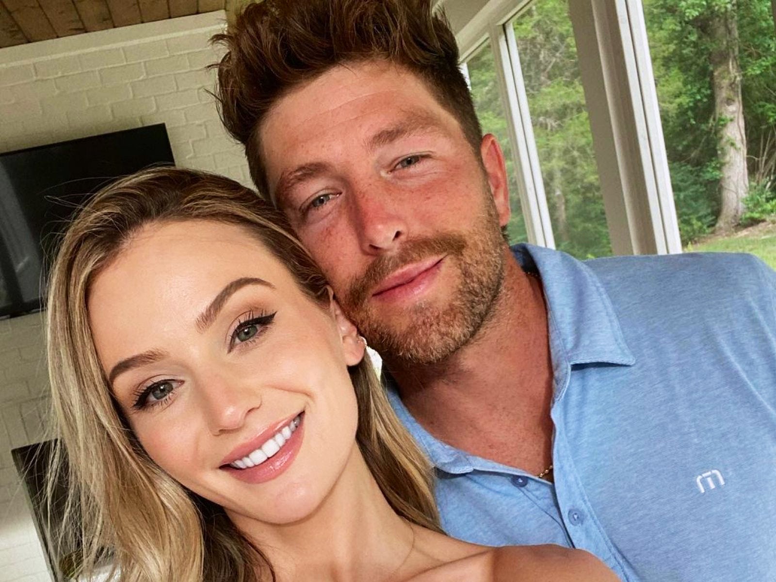 'The Bachelor' alum Lauren Bushnell and husband Chris Lane reveal sex of Baby No. 2 - Vimarsana News