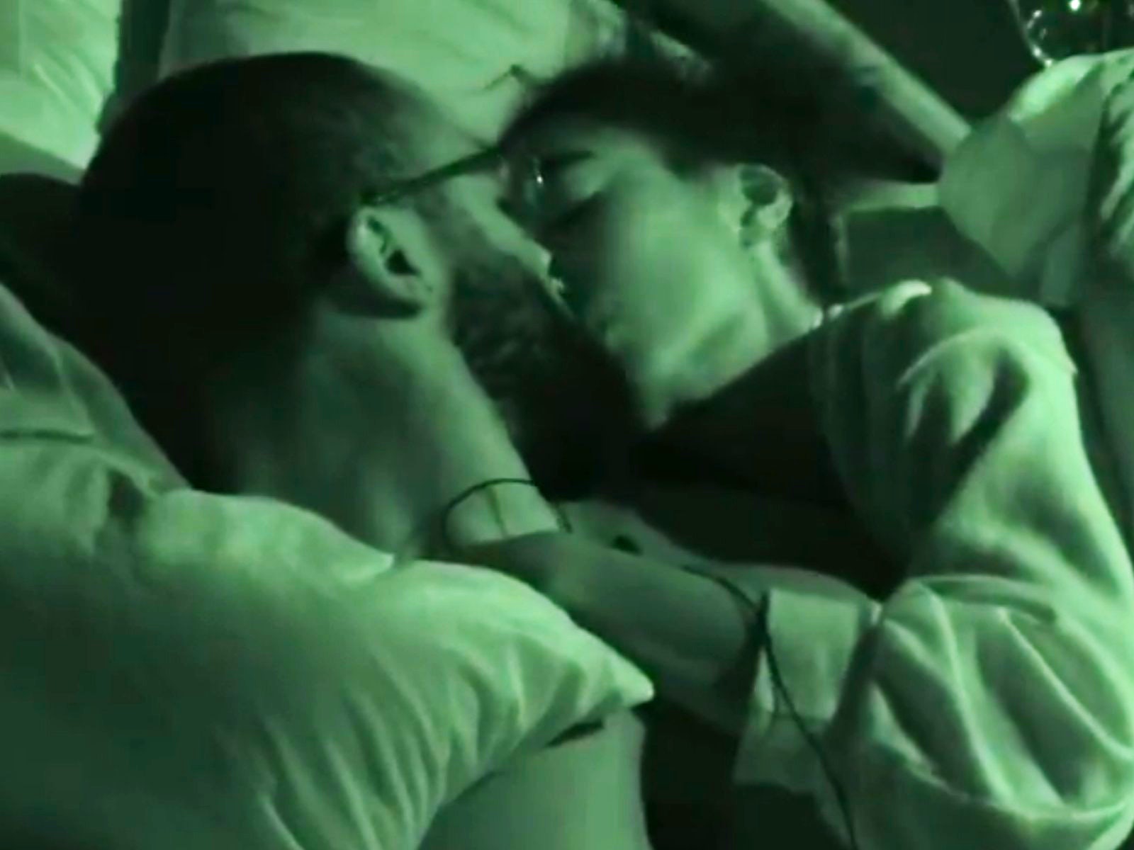 'Big Brother' houseguests Monte Taylor and Taylor Hale seen kissing and making out on live feeds - Vimarsana News