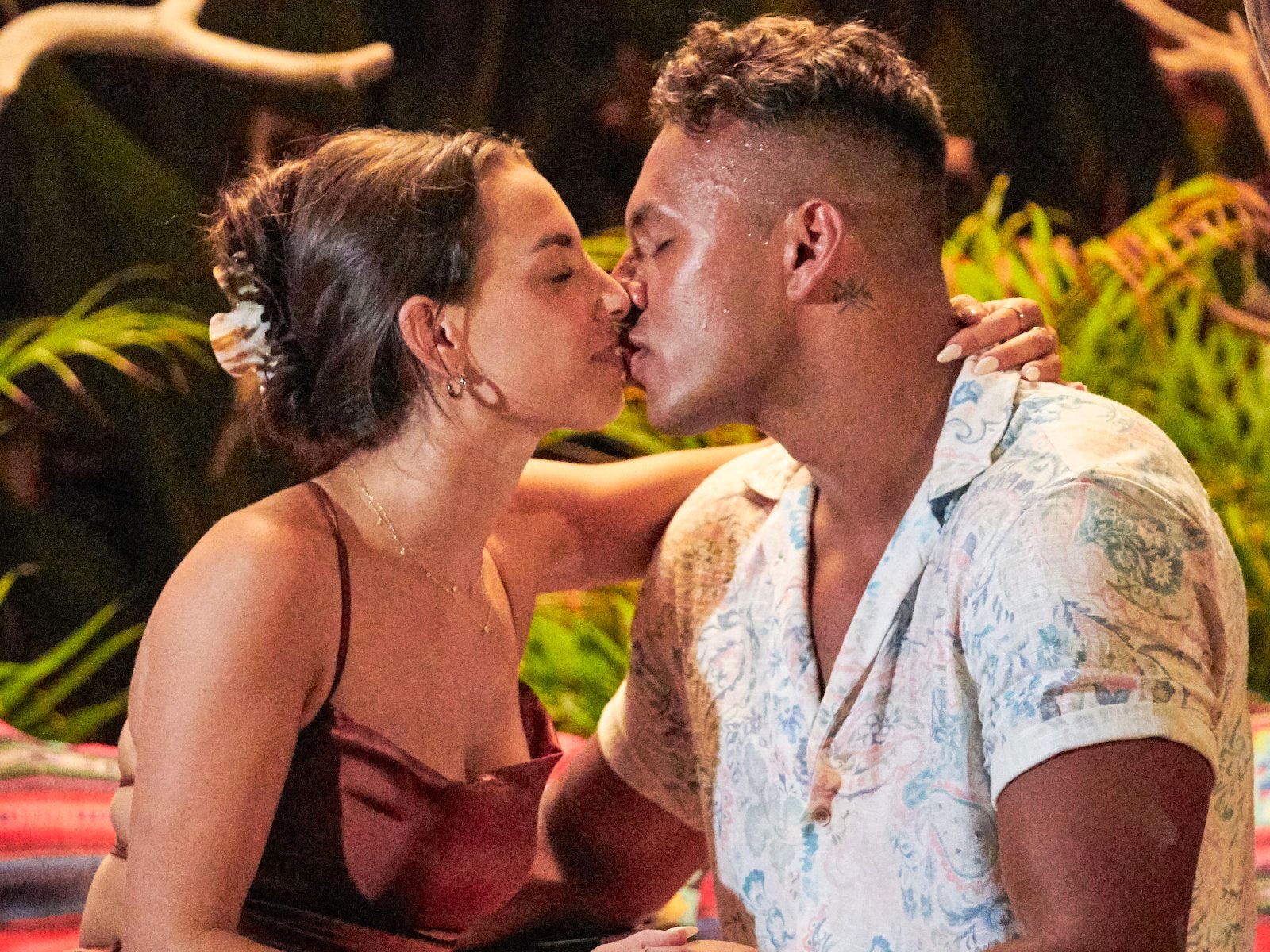 'Bachelor in Paradise' Spoilers: Are Genevieve Parisi and Aaron Clancy still together or have they split? Did they get engaged? (SPOILERS) - Vimarsana News