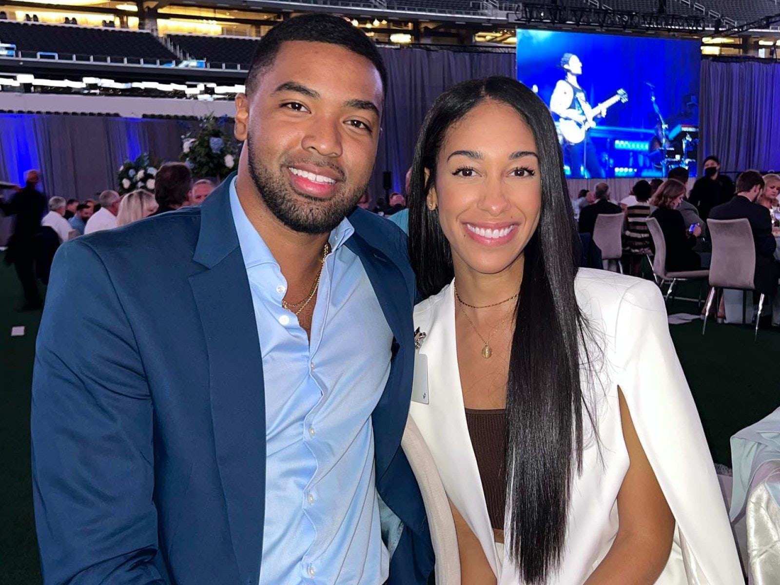 'Bachelor in Paradise' alum Ivan Hall engaged to girlfriend Tailour Roberson - Vimarsana News